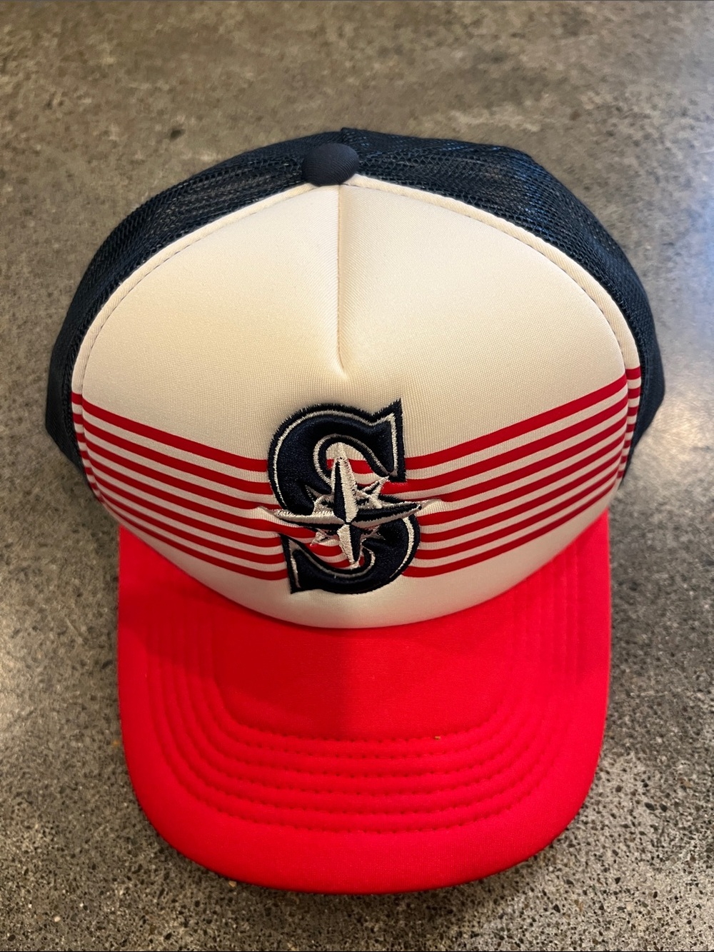 Seattle Mariners 4th July Red, White & Navy Trucker Hat with S Embroidered Logo